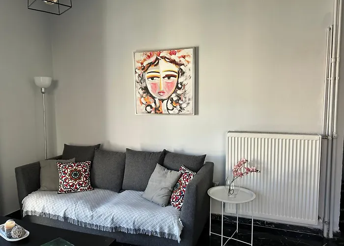 Beautiful Apartment Next To Metro Station