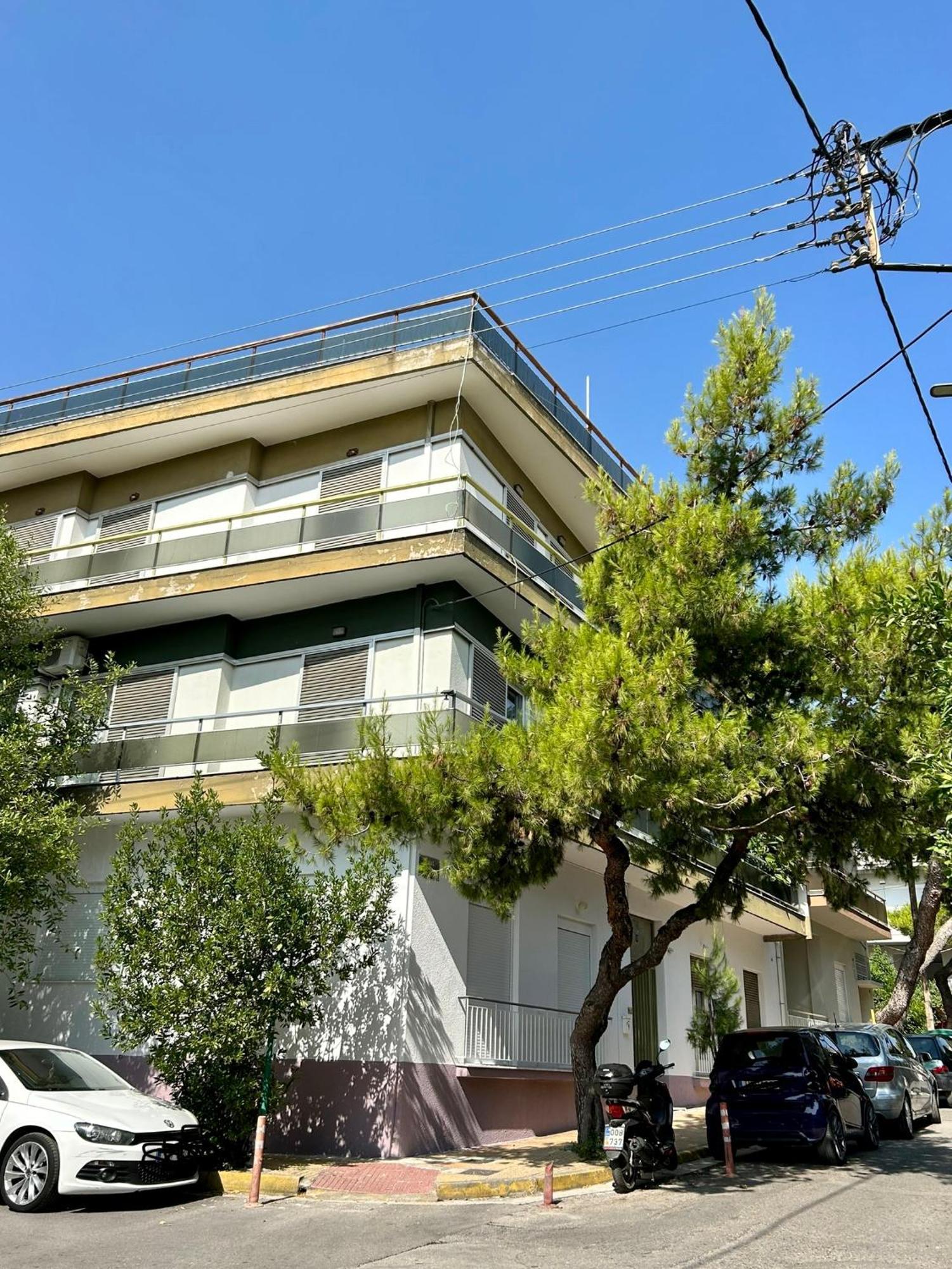 Beautiful Next To Metro Station Apartment *